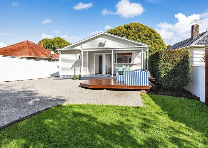  at 25 Lambeth Road, Mount Eden, Auckland