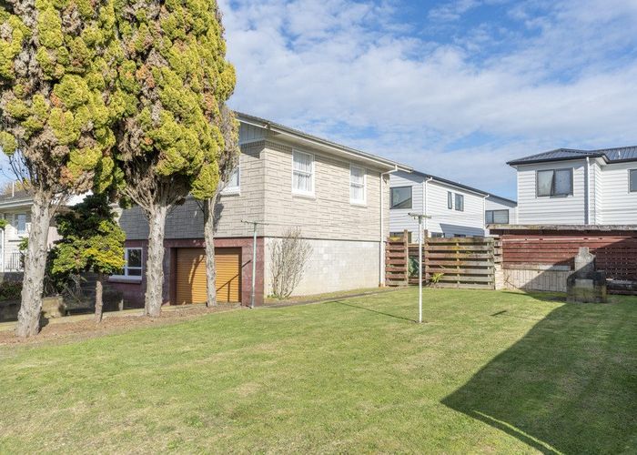  at 10 Sherwood Drive, Pukete, Hamilton