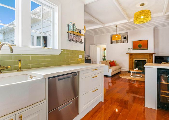  at 42 Richmond Avenue, Northcote Point, Auckland