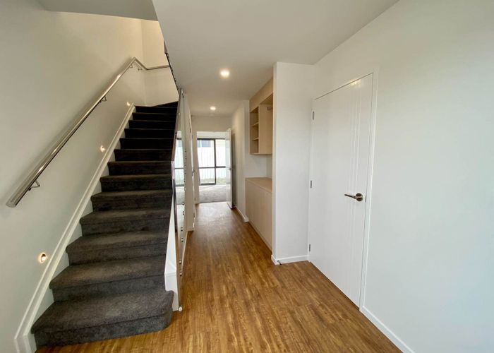 at 8/954 East Coast Road, Northcross, North Shore City, Auckland