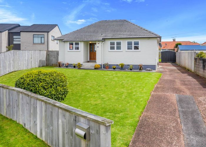  at 8 Sollum Road, Panmure, Auckland