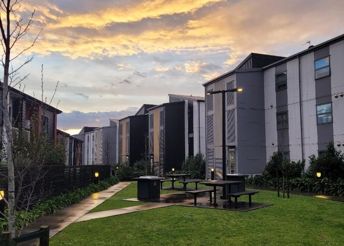  at 202/28 Shortfin Place, Flat Bush, Manukau City, Auckland