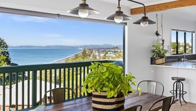  at 135 Priestley Terrace, Bluff Hill, Napier