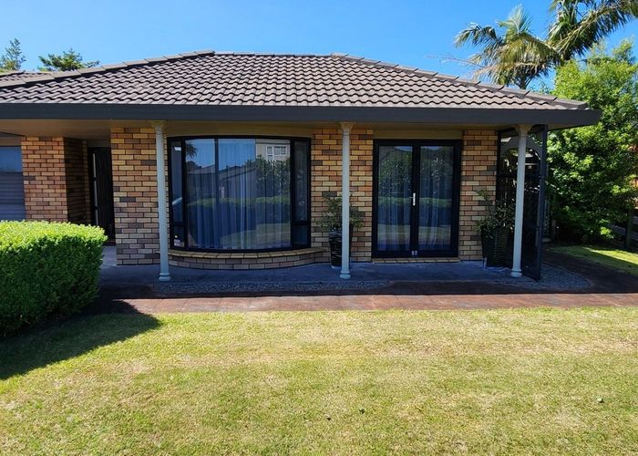  at 8 Frank Frethey Place, Highlands Park, New Plymouth, Taranaki