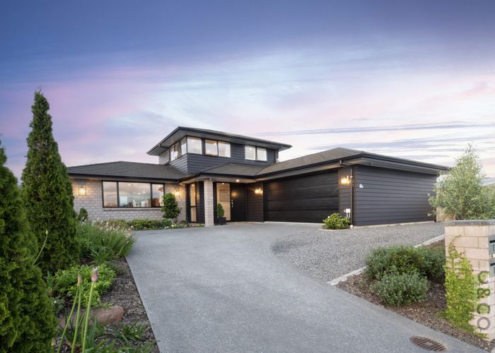 Free property data for 17 Pitoitoi Drive, Riverhead, Riverhead homes