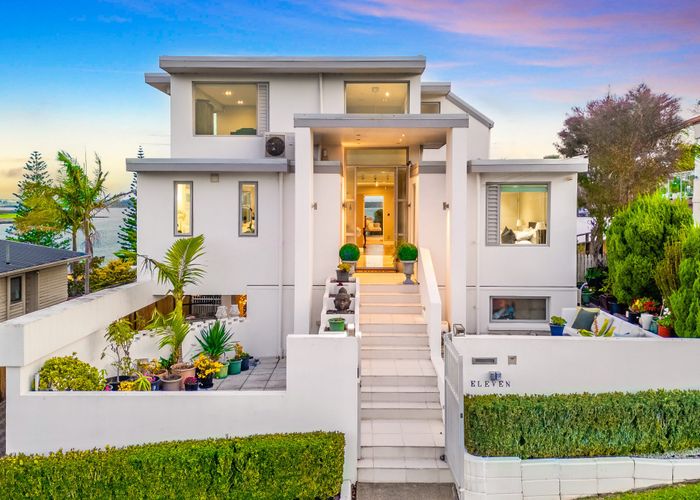  at 11 Hoskins Avenue, Hillsborough, Auckland City, Auckland