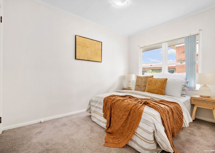  at 2/2 Dowling Place, Pakuranga, Auckland