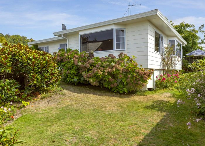  at 2/8 Kinder Street, Acacia Bay, Taupo, Waikato