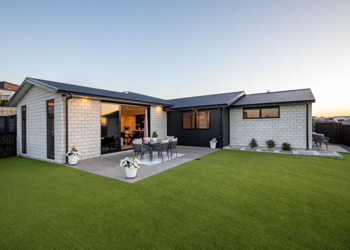  at 12 Rose Berry Crescent, Flagstaff, Hamilton, Waikato