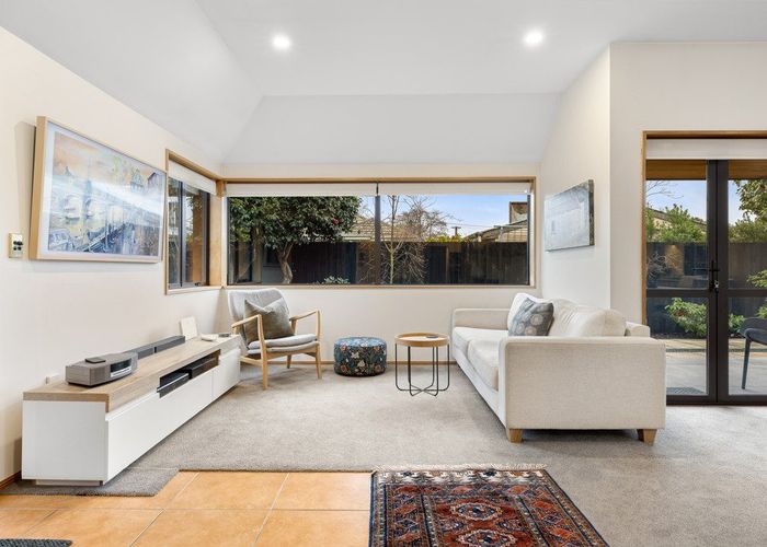  at 2/6 Chepstow Avenue, Fendalton, Christchurch City, Canterbury