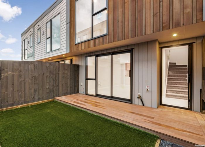  at 4/19 Parker Avenue, New Lynn, Waitakere City, Auckland