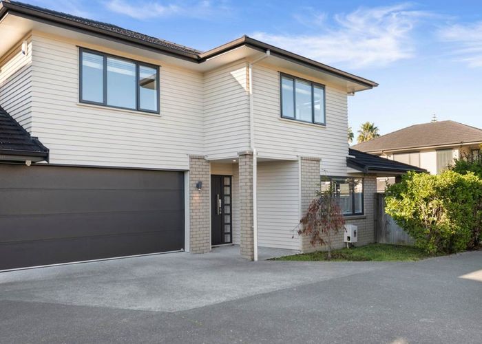  at 112B Gracechurch Drive, Flat Bush, Auckland
