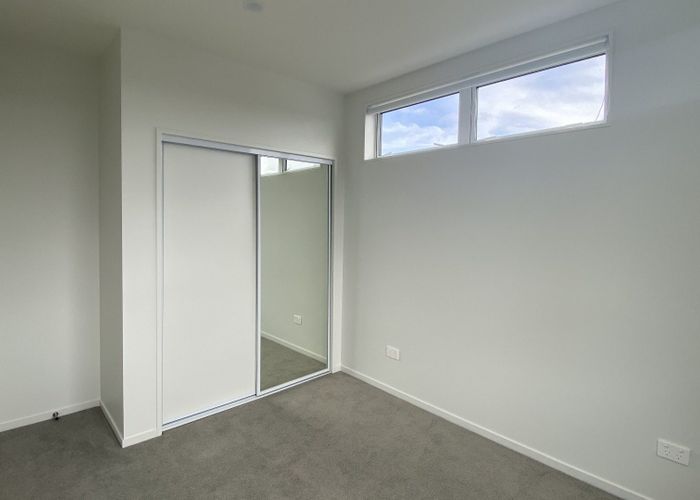  at 14/2 Moor Avenue, Te Atatu Peninsula, Waitakere City, Auckland