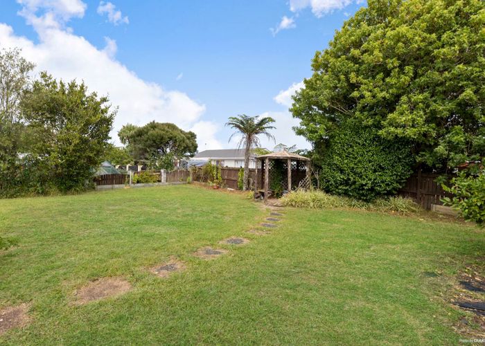  at 61 Solar Road, Glen Eden, Auckland