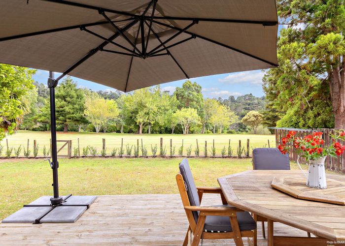  at 36 Redlands Grove, Swanson, Auckland