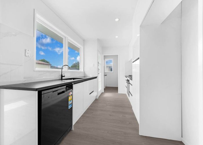  at 16  Heybridge Street, Manurewa, Manukau City, Auckland