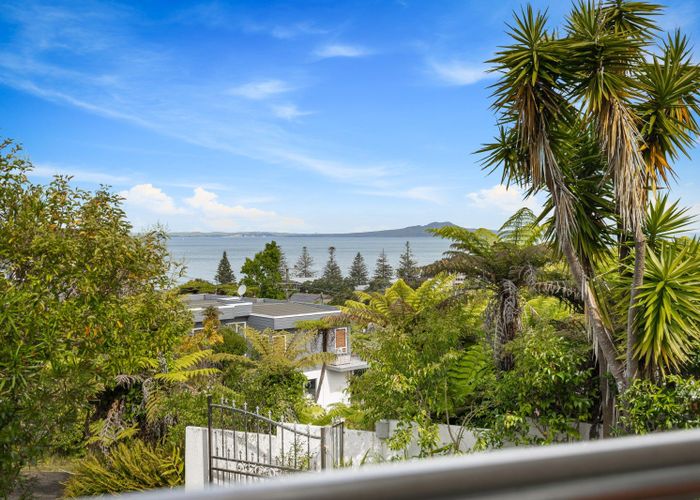  at 8B Oban Road, Browns Bay, North Shore City, Auckland