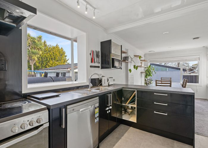  at 4 Erin Crescent, Mairehau, Christchurch City, Canterbury