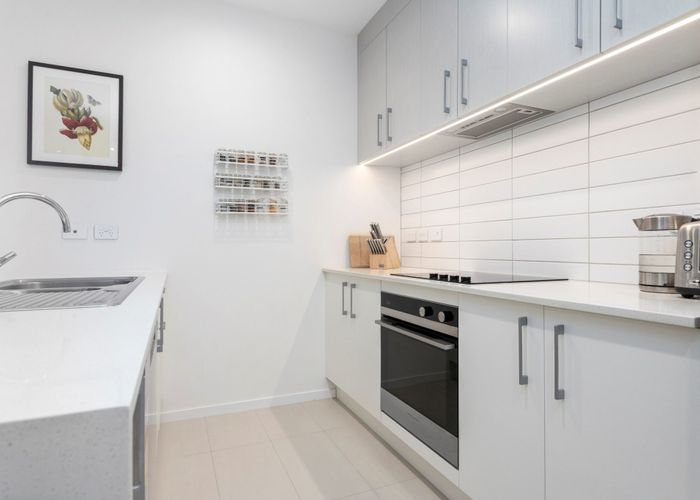  at 702/6 Waikumete Rd, Glen Eden, Auckland