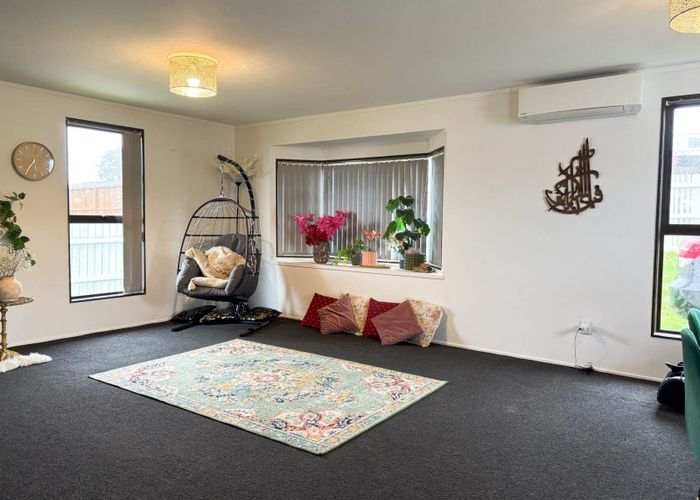  at 1/6 Manuka Road, Glenfield, North Shore City, Auckland