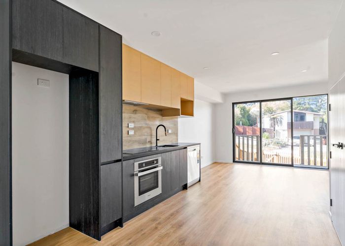  at 35 Glenbervie Crescent, Massey, Waitakere City, Auckland