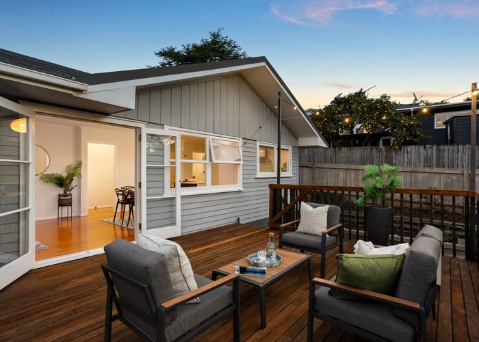  at 8 Beswick Place, Birkdale, North Shore City, Auckland