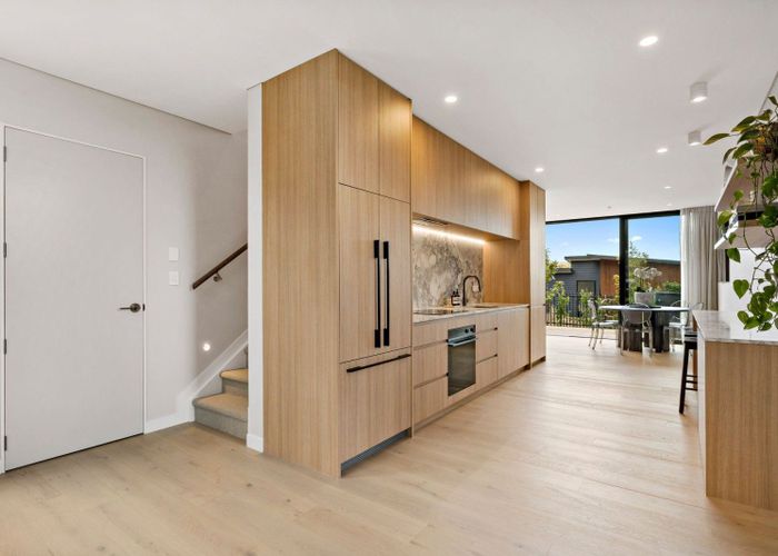  at 21 Arahia Street, Northcote, North Shore City, Auckland