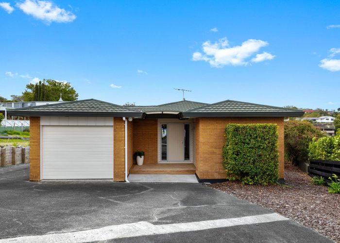  at 12A Tower Hill, Stanmore Bay, Whangaparaoa