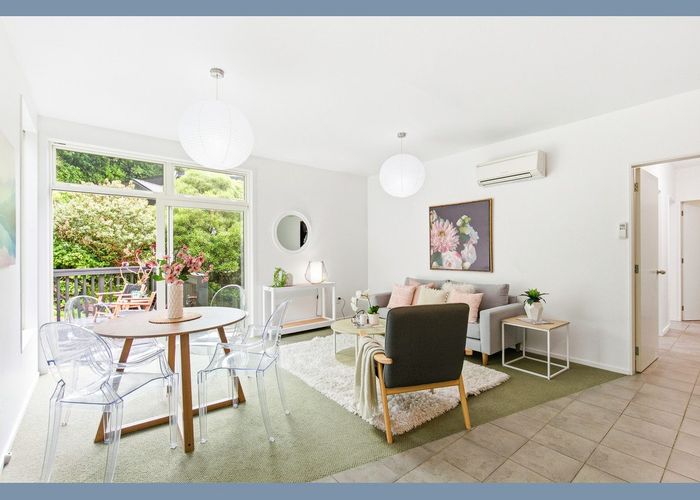  at 2/39 Onslow Road, Khandallah, Wellington