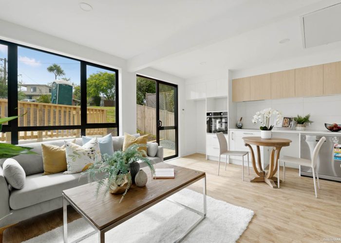  at 122B Lancaster Road, Beach Haven, Auckland