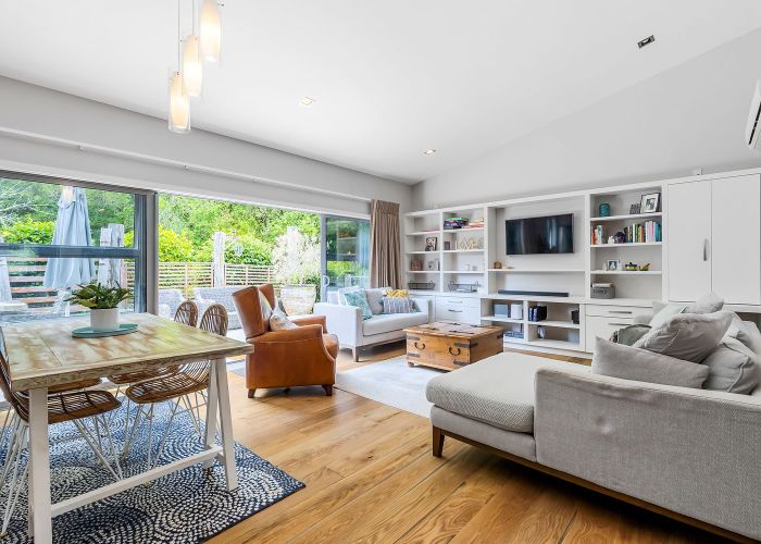  at 10 Parawera Drive, Acacia Bay, Taupo