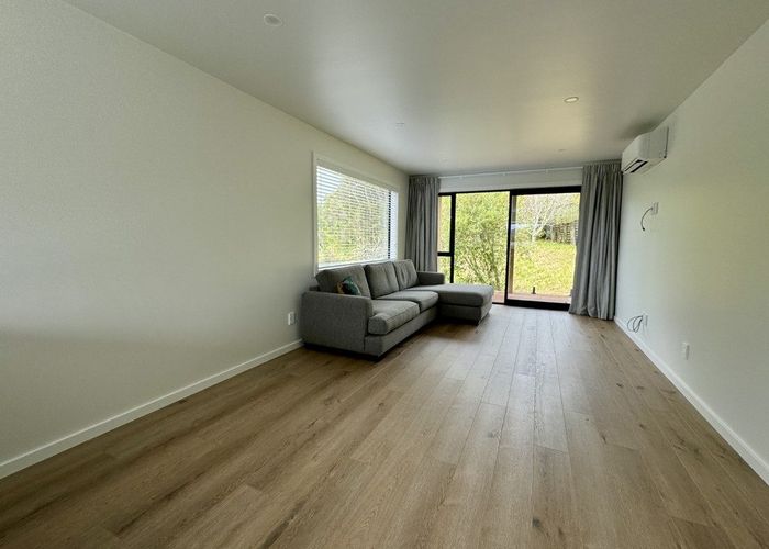  at 12 Laingfield Terrace, Laingholm, Waitakere City, Auckland