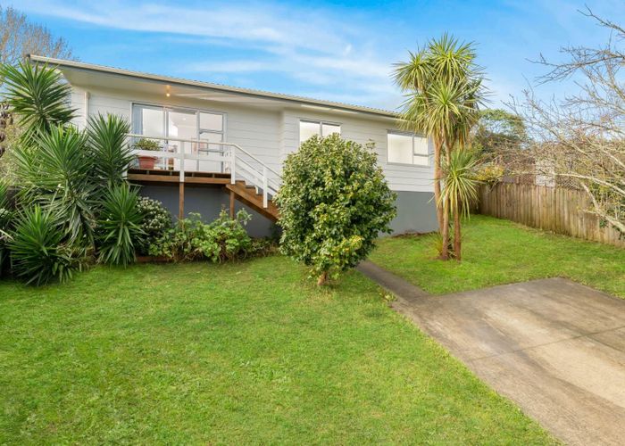  at 5 Jarrah Place, Massey, Waitakere City, Auckland
