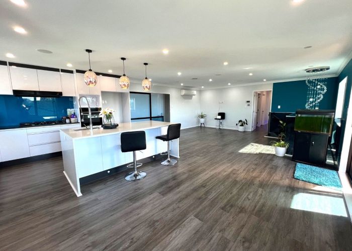  at 15 Carn Place, Weymouth, Manukau City, Auckland