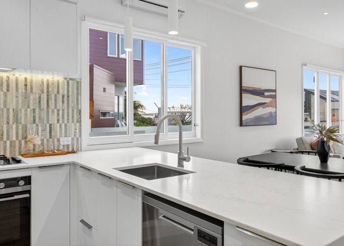  at 10 Joan Street, Point Chevalier, Auckland City, Auckland