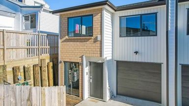  at 33A Hillcrest Road, Papatoetoe, Auckland