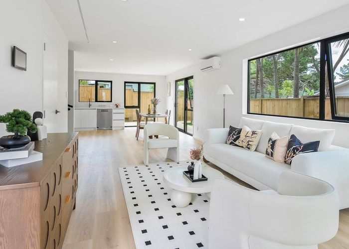  at 26 Crompton Road, Massey, Auckland