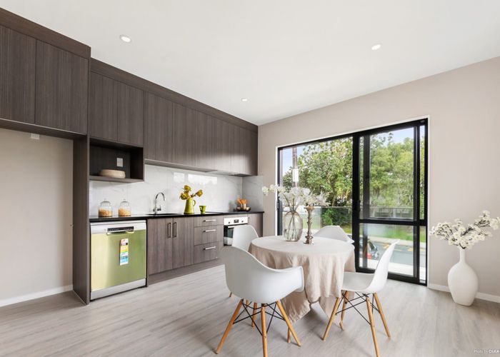  at 2/53 Archibald Road, Kelston, Waitakere City, Auckland