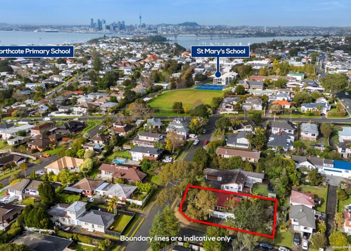  at 10 Paruru Avenue, Northcote, North Shore City, Auckland