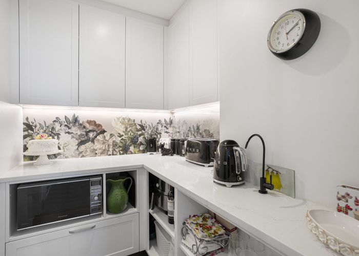  at 8 Baldwin Avenue, Mount Albert, Auckland