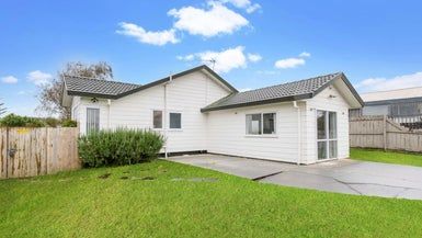  at 20 Riverton Drive, Randwick Park, Auckland