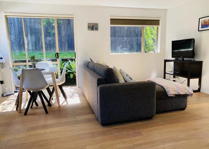  at 8 Living Stream Road, Albany Heights, Auckland