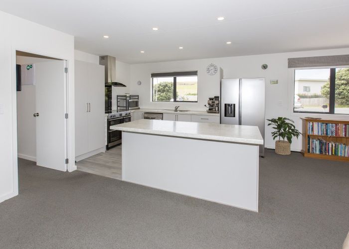  at 7 Sunset Drive, Baylys Beach, Dargaville