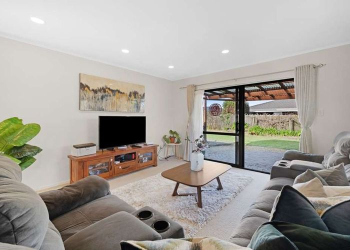  at 15 Seneca Court, Golflands, Auckland