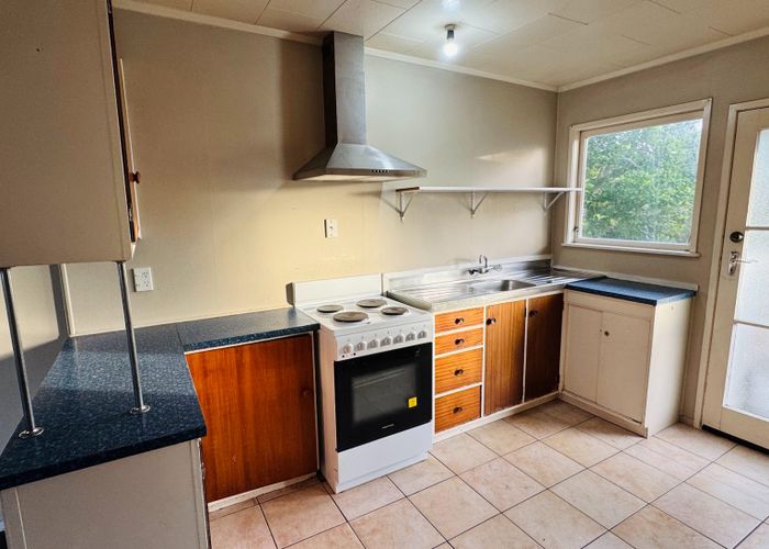  at 2/9 Oxford Road, Manurewa, Manukau City, Auckland