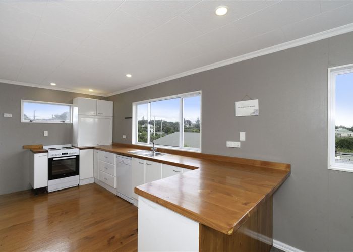  at 129 Park Avenue, Waitarere Beach, Levin