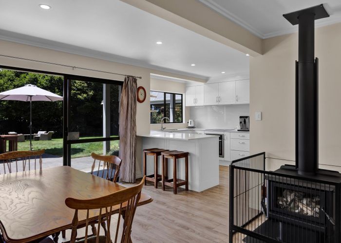  at 48 Kairau Road West, Sentry Hill, New Plymouth