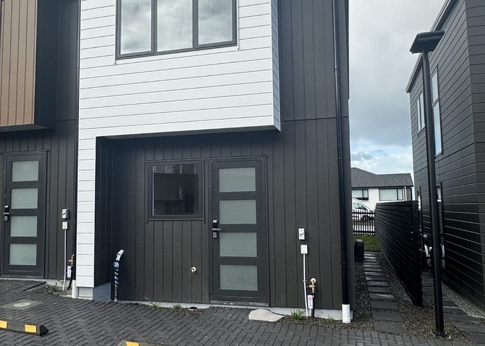  at 3/130 Te Oneroa Way, Long Bay, North Shore City, Auckland