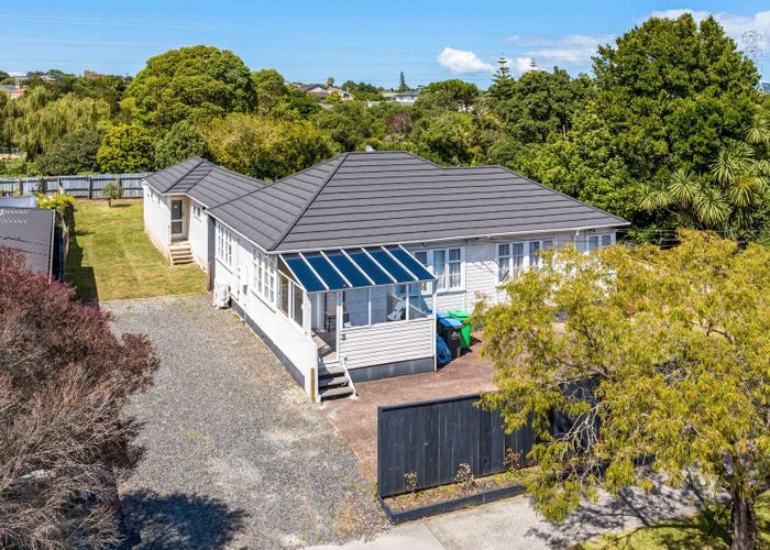  at 4 Miranda Street, Avondale, Auckland
