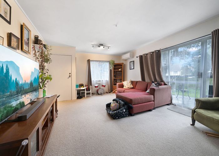  at 2/49 Seabrook Avenue, New Lynn, Waitakere City, Auckland